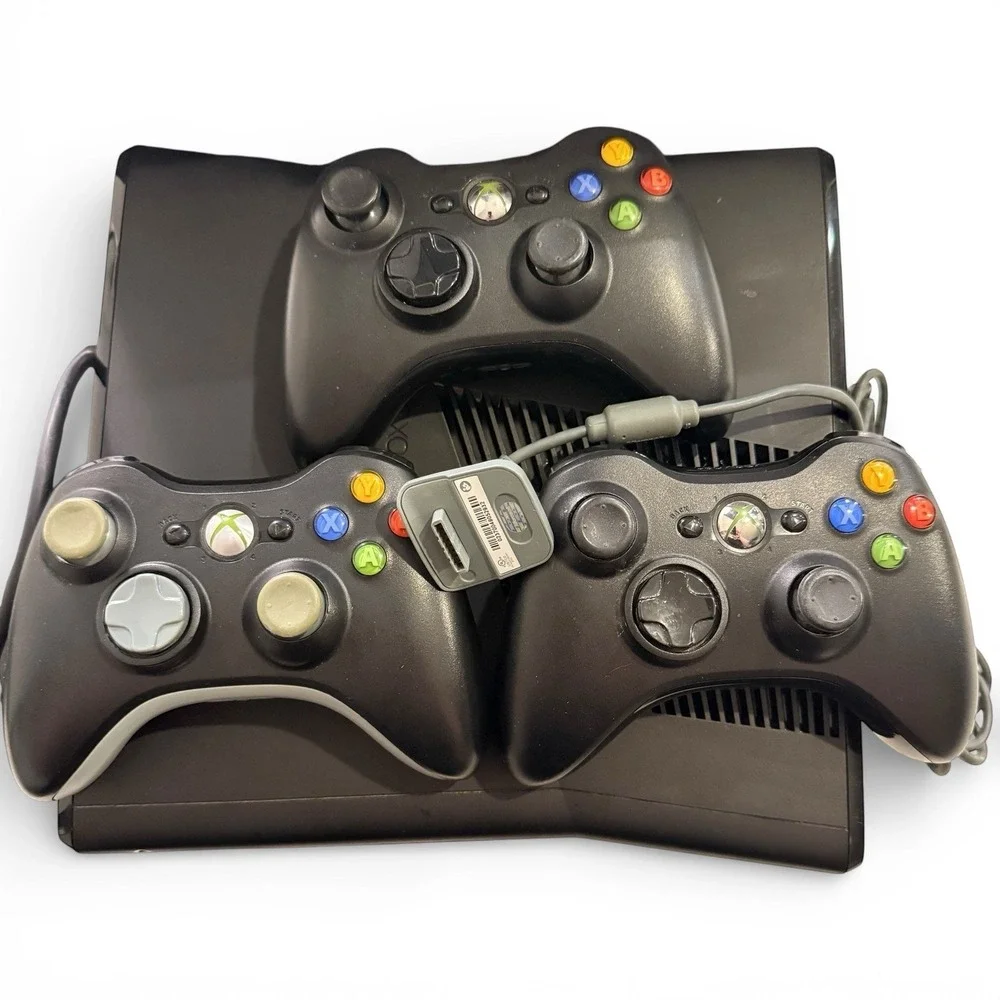 Microsoft Xbox 360 S Slim 1439 NO Hard drive, Controllers, Games, Cables, Kinect